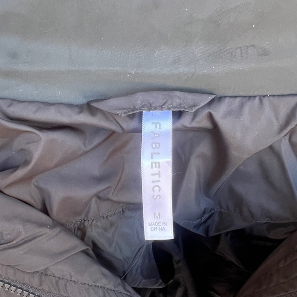 Puffer Fabletics Jacket! - Picture 3 of 3